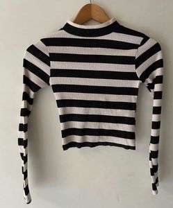 Stripped Crop Top