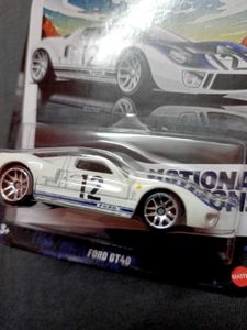 Hot Wheels Ford GT40 Silver Series