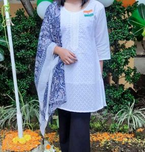 Chikan Kari Kurti.
