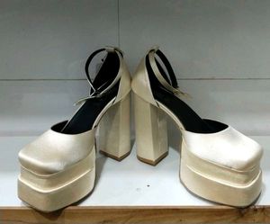 Platform Heels Unused 10/10 Don&#39;t Miss