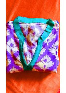 ✌🏼4 pieces ✌🏼Red Paisley Kurta 👗