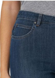 Women Relax Fit Capri Jeans