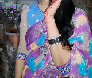 Veryyy Nice Eligent Sareee Looks Royallll....
