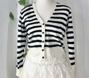 Cardigan top size:S/M brand new