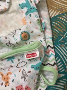Babyhug Stick On Wrapping Blanket (pack Of 2)