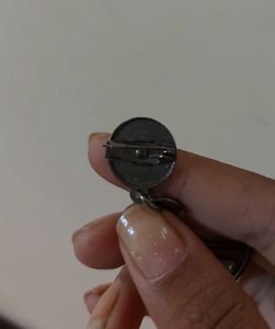 Stylish Metallic Brooch