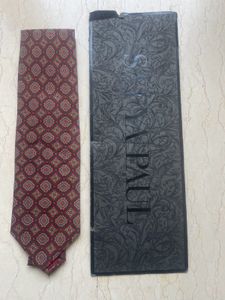 Elegant Satya Paul Tie in 100% Silk Material