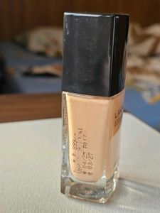 Lakme Absolute Luminous Skin Tint