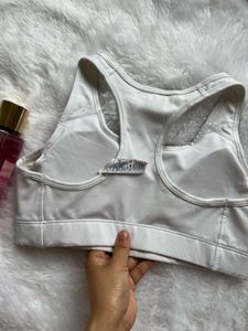 Nike Sports Bra ( Like New) Padded