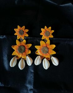 Gorgeous sunflower earrings