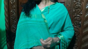 Distemper Color Saree With Blouse