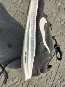 NIKE DOWNSHIFTER 8