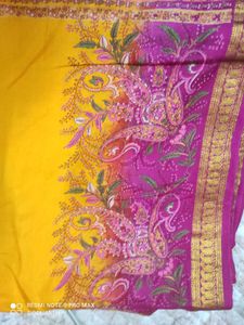 Beautiful vintage Yellow Silk Saree💛💜💚