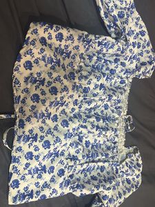 Cute White Top (floral)