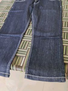 Blue Jeans with White Thread Border &amp; Back Pocket