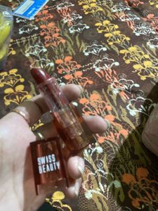 SWISS BEAUTY LIP TINT AND LA GIRL PRIMER