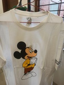 Uniqlo Tshirt At Steal Away Price