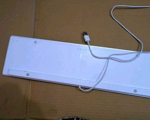 Apple Wired Keyboard