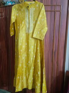 Elegant Gold Embroidered Kurta
