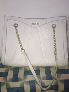 Magnolia White Handbag
