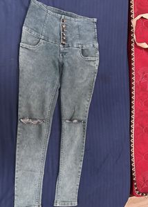 Ripped High Waist Jeans