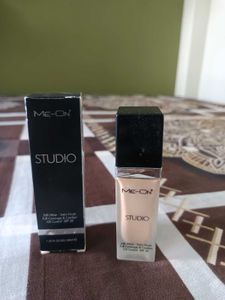 Me-On Ultra HD (02 Natural) Foundation