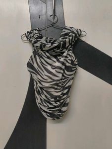 Beautiful black And White Outgoing Top