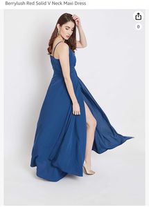 Berrylush Red Solid V Neck Maxi Dress