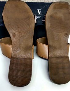 ELLE  FLATS IN SIZE 41
