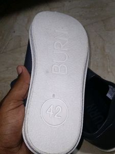 CASUAL FOOTWEAR SIZE UK 8, 8.5,