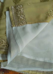 Saree (White, Beige)