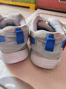 Super Sneakers