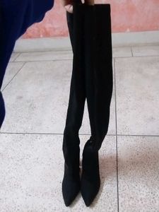 Black Pointed-Toe Heeled Knee High Boots