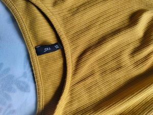 Mustard Basic Knotted Tee 💛