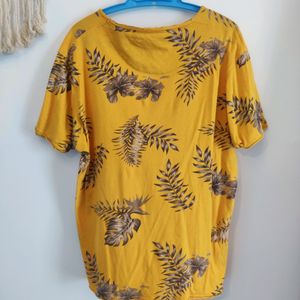 Men&#39;s Yellow T Shirt