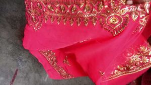 Saree With Unstitched Blouse Piece