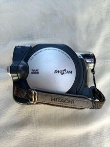 Hitachi DZ-MV300E DVD Video Camera Recorder