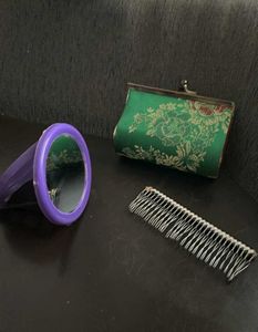 Round Purple Mirror With Hair Fancy Clip