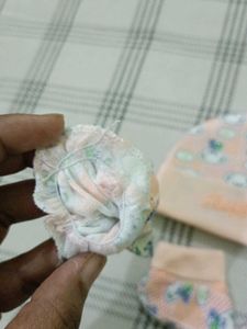 New Born Baby Cap,Socks,Hand Gloves