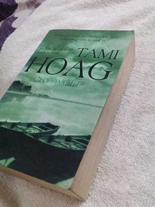 Cry Wolf by Tami Hoag