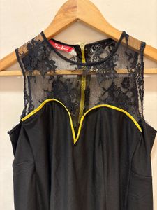 Beautiful Lace Detail Sleeveless Top