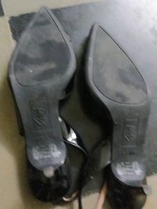 Price Drop Fiomi High Heels Shoe Cun Sandal