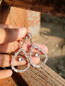 AntAmerican Diamond Silver Plated Teardrop Earring