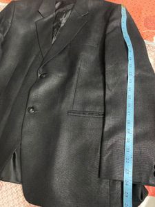 Sturdy Smart All Black Blazer For Men
