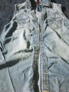 H&amp;M Sleeveless Denim Shirt