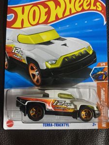 Hot Wheels Terra-Tracktyl