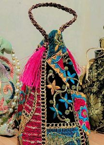 Pyramid Shape Potli Bag 🌸