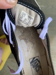 Authentic Women Vans