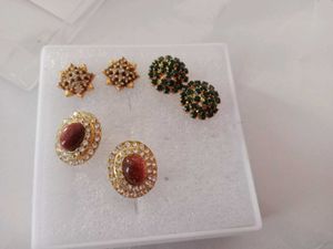 10 Necklaces And 9 Sets Of Ear Rings