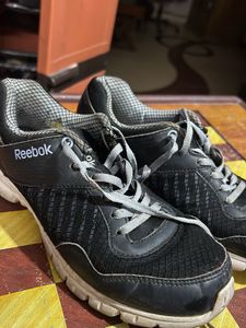 Reebok Sneakers